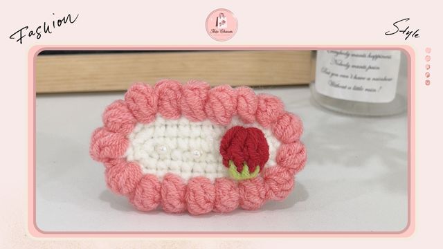 Bật mí bí quyết mix đồ với kẹp tóc len cute cực xinh