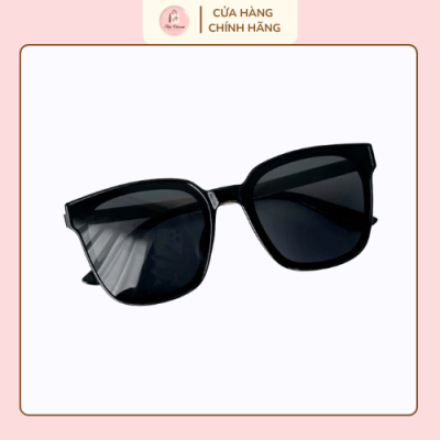 Kính râm đen gọng lớn